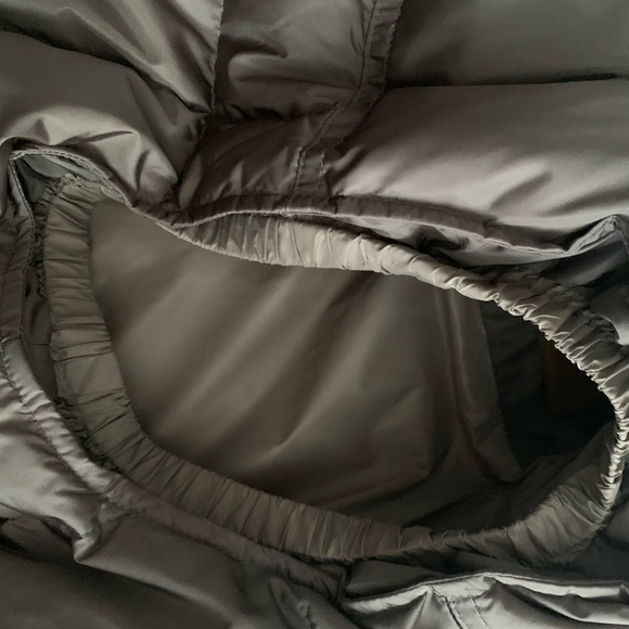 Massimo Dutti Quilted Down Men’s Vest - Picture 3 of 8